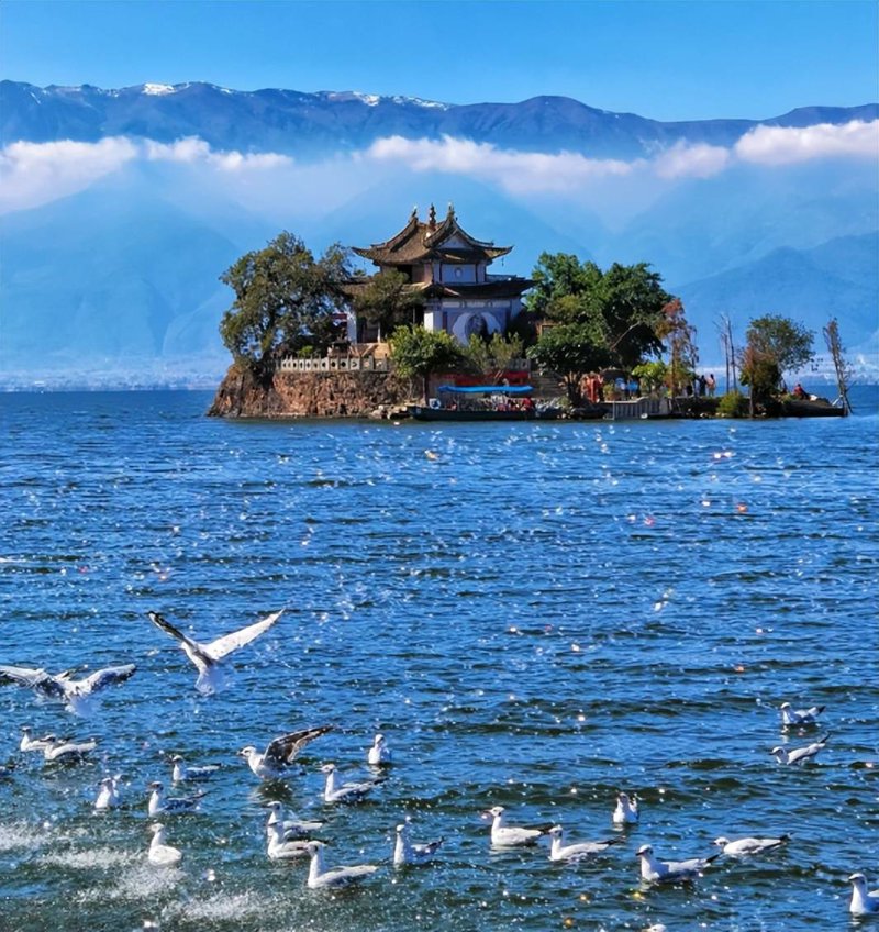 昆明旅行社：游尽天边美景